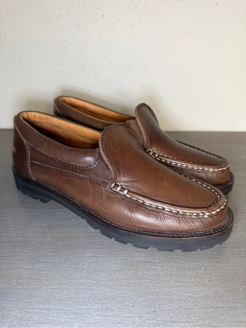 Women's Orvis Brown Leather Loafers Slip On Shoes Excellent Condition Size 7.5